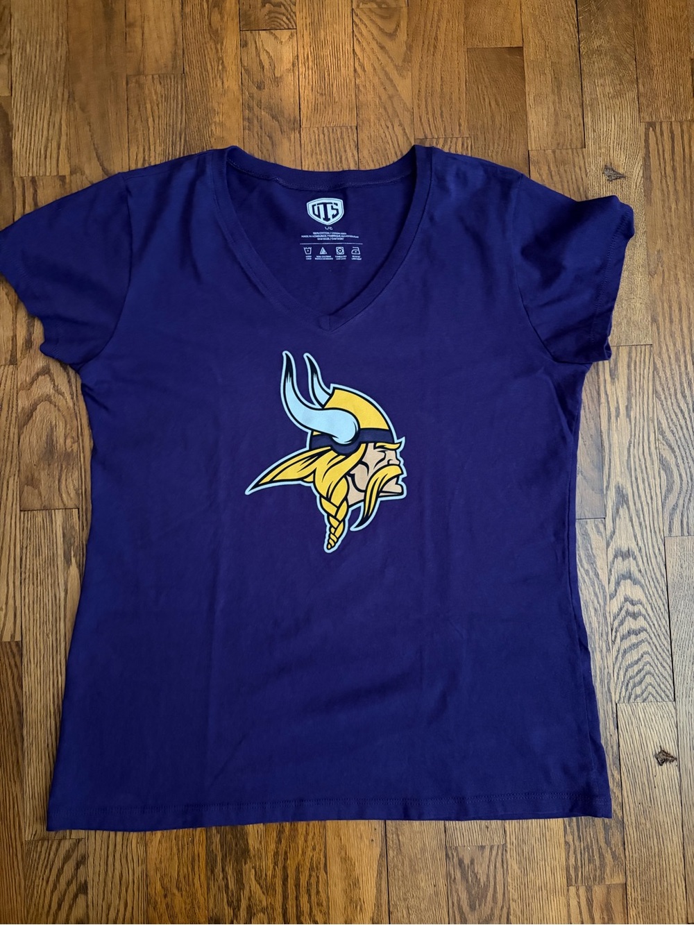 Minnesota Vikings Purple V-Neck Logo NFL Football Short Sleeve Women's Large